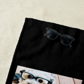 4-Foto-Collage - WÄHLEN SIE IHRE HINTERGRUNDFARBE Strandtuch (Beispiel)