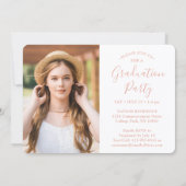 4 Foto Graduation Party Blush Pink & Gold Script Einladung (Rückseite)