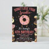 4. Geburtstag Donut verlieren Ihre Sprinklermädche Einladung (Stehend Vorderseite)
