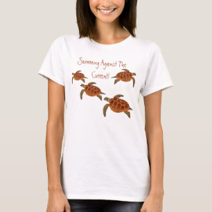 4 Hawksbill Schildkröten auf Front. 1 kleine an T-Shirt