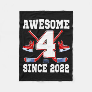 4 Jahre großartig seit 2022 Hockey-Themen-Geburtst Fleecedecke