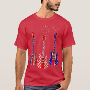 4. Juli American Flag Gitarre Feuerwerk Männer Wom T-Shirt