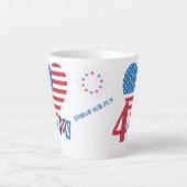 4. Juli American USA Flag Heart Flag Fireworks Milchtasse (Vorderseite)