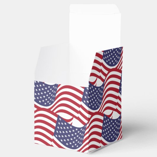 4. Juli: Bevorzugung Geschenkschachtel (Geöffnet)