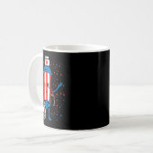 4. Juli Firecracker Nurse Funny America Scrub Kaffeetasse (Vorderseite Links)