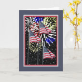 4. Juli Karte mit Flaggen und Feuerwerken (Gelbe Blume)