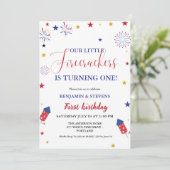 4. Juli Little Firecracker 1. Twin Geburtstag Einladung (Stehend Vorderseite)