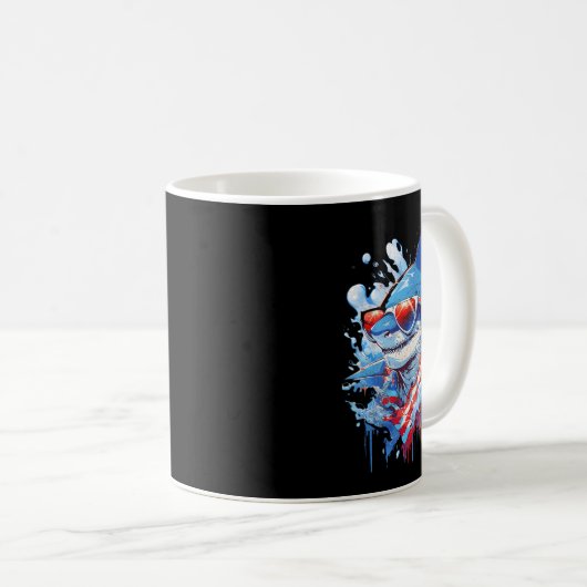 4. Juli Patriotic Funny Shark Sungles Unabhängigke Kaffeetasse (VorderseiteRechts)
