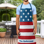 4. Juli Patriotic USA Rustic Wood American Flag Schürze<br><div class="desc">Machen Sie sich bereit, unser Land stilvoll zu feiern, wann immer Sie mit dieser markanten, grafischen, patriotischen, individuelle Name-Schürze grillen. Die dunkelblaue Typografie überlagert einen rustikalen Hintergrund aus roter, roter und weißer Holzfahne mit weißen Sternen, die das verwitterte blaue Holz überlagern. Personalisieren Sie mit Ihrem Namen oder anderen Gruß. Ideal...</div>