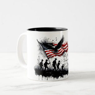 4. Juli Patriotische Kunst mit Flag & Soldaten Zweifarbige Tasse