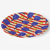 4. Juli Pickleball Rot Weiß Gelbe Balls Pappteller (Schrägansicht)