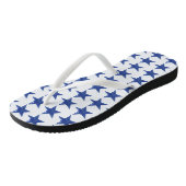 4. Juli Red, White & Blue Stars US Flag Beach Badesandalen (Schrägansicht)
