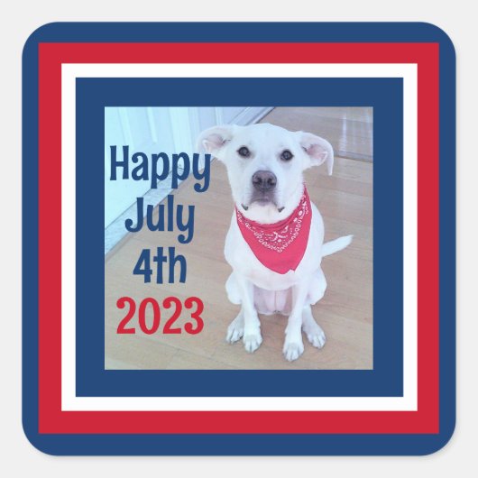 4. Juli Rotes Weißes Foto Streifen Niedlicher Hund Quadratischer Aufkleber (Vorderseite)