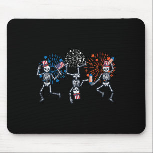 4. Juli Skeletons Tanz Feuerwerke Patriotische Fra Mousepad