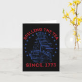 4. Juli Spilling der Tee seit 1773 Funny Retr Karte (Gelbe Blume)
