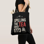 4. Juli Spilling the Tea Seit 1773 Patriotic Tasche (Von Nahem)