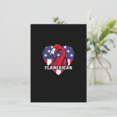 4. Juli US Flag Funny Patriotic Flamingo Flame Einladung (Stehend Vorderseite)