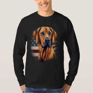 4. Juli US-Flagge Rhodesian Ridgeback Hund 1 T-Shirt