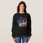 4th Of July American Gnomes Celebrating Independen Sweatshirt (Vorne ganz)