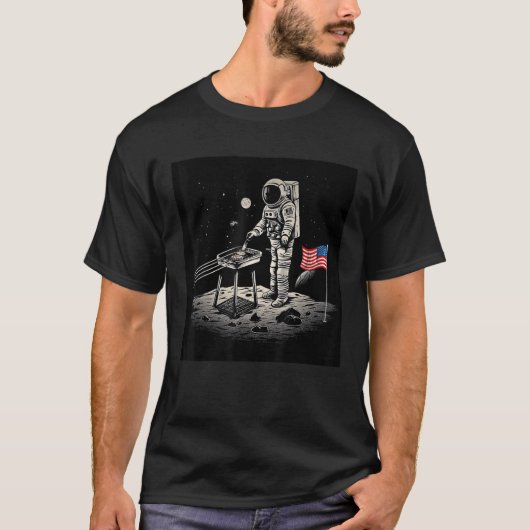 4th of July Astronaut American Flag Grilling on th T-Shirt (Vorderseite)