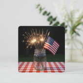 4th of July Sparklers and Flags Einladung (Stehend Vorderseite)