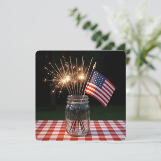 4th of July Sparklers and Flags Einladung (Stehend Vorderseite)