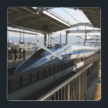 500er-Serie Shinkansen 新 幹 Bullet Train Quadratische Wanduhr<br><div class="desc">Die 500er-Serie (500系 500kei) ist ein Shinkansen-Hochgeschwindigkeitszug, der seit 1997 von der West Japan Railway Company (JR-West) auf den Strecken Tokaido Shinkansen und Sanyo Shinkansen in Japan betrieben wird. Sie wurden so konzipiert, dass sie 320 km/h (200 mph) erreichen können, aber bei 300 km/h (185 mph) betrieben werden können, bis...</div>