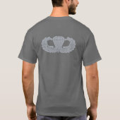 504th PIR Taschen-Flecken + Im Flugzeug Flügel-T - T-Shirt (Rückseite)