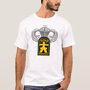 509th Im Flugzeug Veteran mit Sprungs-Flügeln T-Shirt