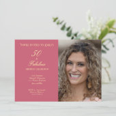 50 and Fabulous Pink Photo Elegant Script Einladung (Stehend Vorderseite)