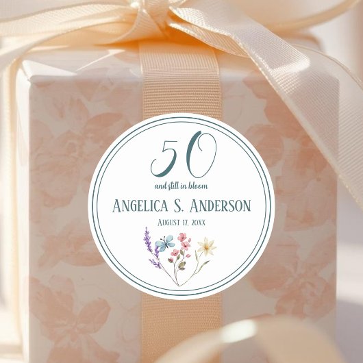 50 and still in Bloom Wildflower Birthday Runder Aufkleber