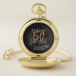 50 aussehen gut Gold Geburtstagsfeier Taschenuhr<br><div class="desc">Feiern Sie Ihren 50. Geburtstag stilvoll mit diesem schwarzen,  weißen und goldenen Effekt 50 und fabelhaftem Geburtstagsdesign. Modernes Design mit Skripttext und fett gedruckter Grafik. Ändern Sie die Farbe,  um sie anzupassen. Teil einer Sammlung.</div>