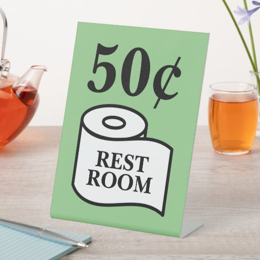 50 Cent für die Toilettenpapier-Rolle des öffentli Sockelschild (In Situ)