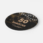 50 & Fabulous Gold Foil Balloons & String Lights Pappteller (Schrägansicht)