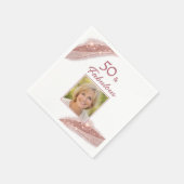 50 & Fabulous Rose Gold Photo Birthday Party Serviette (Ecke)