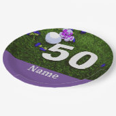 50. Geburtstag für Golfer mit Golfball und Blume Pappteller (Schrägansicht)