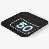 50. Geburtstag Neon Sign On Brick Pappteller (Gewinkelt)