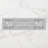 50 Geburtstagsfeiern gut aussehen lassen Wasserflaschenetikett (Einzelnes Label)