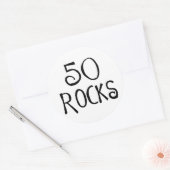 50. Geburtstagsgeschenke, 50 ROCKS Runder Aufkleber (Umschlag)