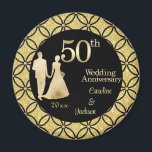 50. Gold Couple Wedding Anniversary Glitzer Magnet<br><div class="desc">Der 50. Gold Wedding Anniversary Magnet - mit goldfarbenem und schwarzem Glitzer auf der Seite mit blumenschwarzem Glitzer und dem Golden Glitzer Ehepaar steht dieser Magnet für einen einzigartigen, eleganten 50. Wedding Anniversary Sake, der Ihren Gästen im Celebration Party angeboten werden kann. Dieses Design ist so gemacht, um den schönen...</div>