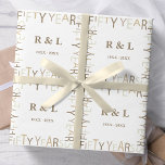 50. Gold Wedding Anniversary-Geschenk Geschenkpapier<br><div class="desc">Einzigartige und moderne fünfzig Jahre Hochzeitstag Packpapier Rolle. Einfache Personalisierung und Anpassung durch Initialen und Jahr(s) für besondere Freunde,  Paare,  Eltern oder Ihren Mann / Ehefrau. Achten Sie darauf,  die Erholung meiner Kollektion für mehr Geschenkideen aus dem Karo zu ziehen.</div>