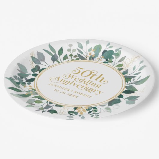 50. Hochzeitstag Goldtypografie Pappteller (Schrägansicht)