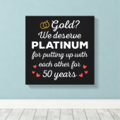 50. Hochzeitstag I - Gold Funny Couple Leinwanddruck (Insitu (Holzboden))