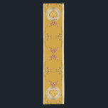 50. Hochzeitstag Kurzer Tischläufer<br><div class="desc">Sie suchen den passenden 50. oder 1. Hochzeitstag Läufer? Dann vielleicht eine schöne,  goldfarbene ockerfarbene,  verzierte Herzwiederholung und Gemsteingrafik wird nur das,  was ihnen BEIDE geben wird!</div>