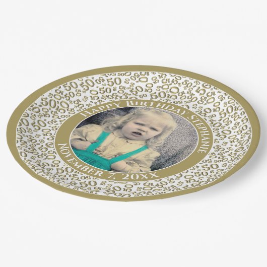 50 Ihr Foto Random Number Pattern Gold/Weiß Pappteller (Schrägansicht)
