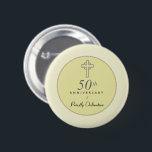 50. Jahrestag des Priesters mit dem besessenen Kre Button<br><div class="desc">Religiöse Worte über Freude,  Güte und Glauben mit einem geprägten Kreuz in grauer Farbe für ein ganz besonderes Jubiläum. Senden Sie Ihre besten Wünsche an einen Priester am 50. Jahrestag der Priesterordinierung. Dieses Geschenk,  Souvenir oder Geschenk in sanften Farben wird eine perfekte Überraschung.</div>