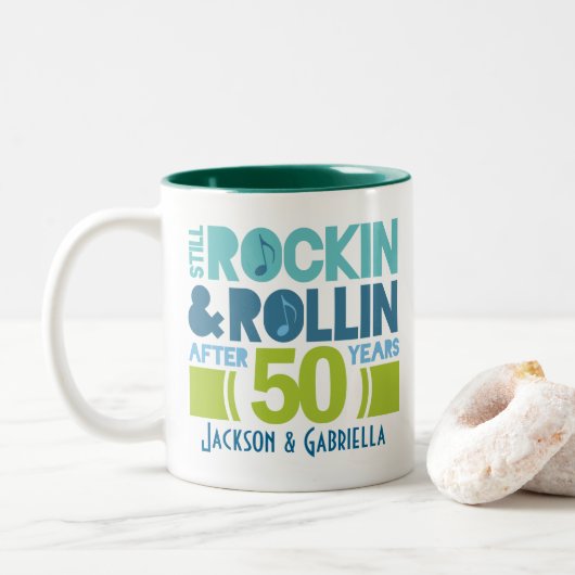 50. Jubiläum personalisiertes Mug-Geschenk Zweifarbige Tasse (Mit Donut)
