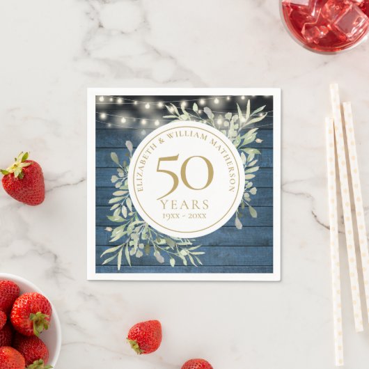 50. Jubiläum String Lights Foliage Rustikales Holz Serviette (Beispiel)