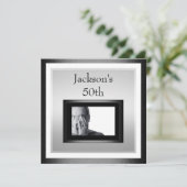50. Männliches Geburtstag Weißes Silberschwarzes F Einladung (Stehend Vorderseite)