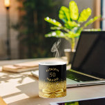 50 prächtige Goldbug schwarzer Name Funkelalter Kaffeetasse<br><div class="desc">Elegant,  klassisch,  glamourös und feminin.  Ein Imitat mit goldfarbenem Bogen und Band mit goldenem Glitzer und Funkeln,  ein bisschen Bling und Luxus für ein 50. Geburtstagsgeschenk oder Keepake.  Schwarzer Hintergrund Vorlagen für ihren Namen. Alter 50 und Text: Fantastisch.  Kurzer Text und goldene Buchstaben</div>